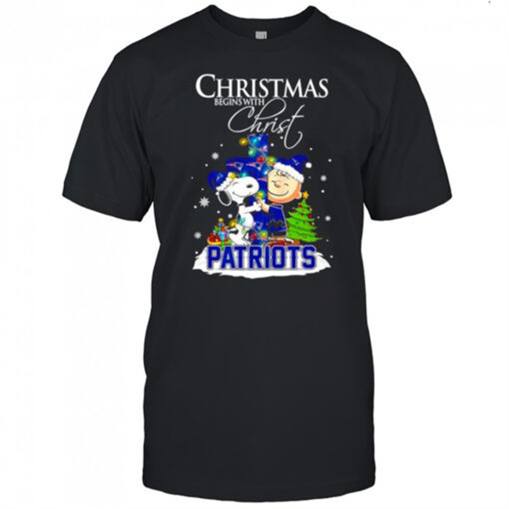 christmas-begins-with-christ-new-england-patriots-x-snoopy-and-charlie-brown-shi-txcxgf56 Christmas begins with Christ New England Patriots x Snoopy and Charlie Brown shirt