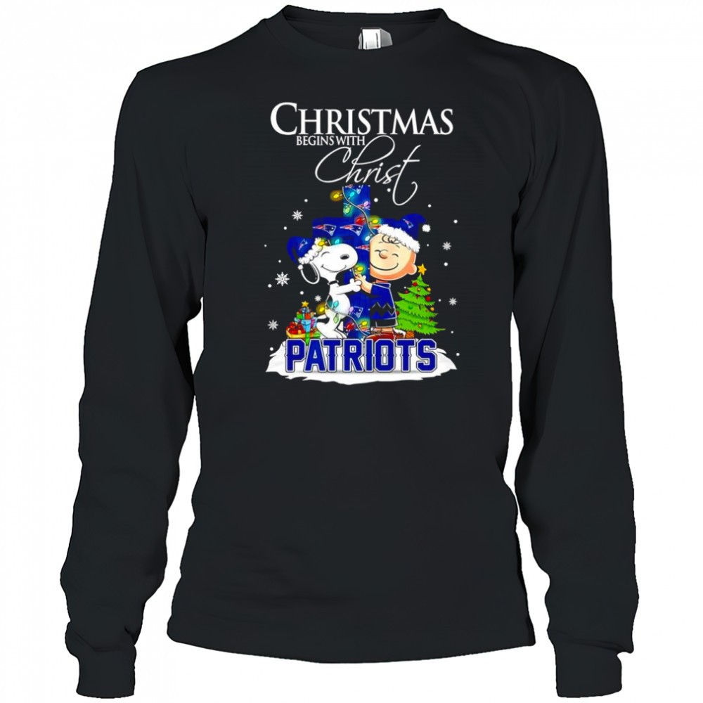 christmas-begins-with-christ-new-england-patriots-x-snoopy-and-charlie-brown-shi-txcxgf56 Christmas begins with Christ New England Patriots x Snoopy and Charlie Brown shirt