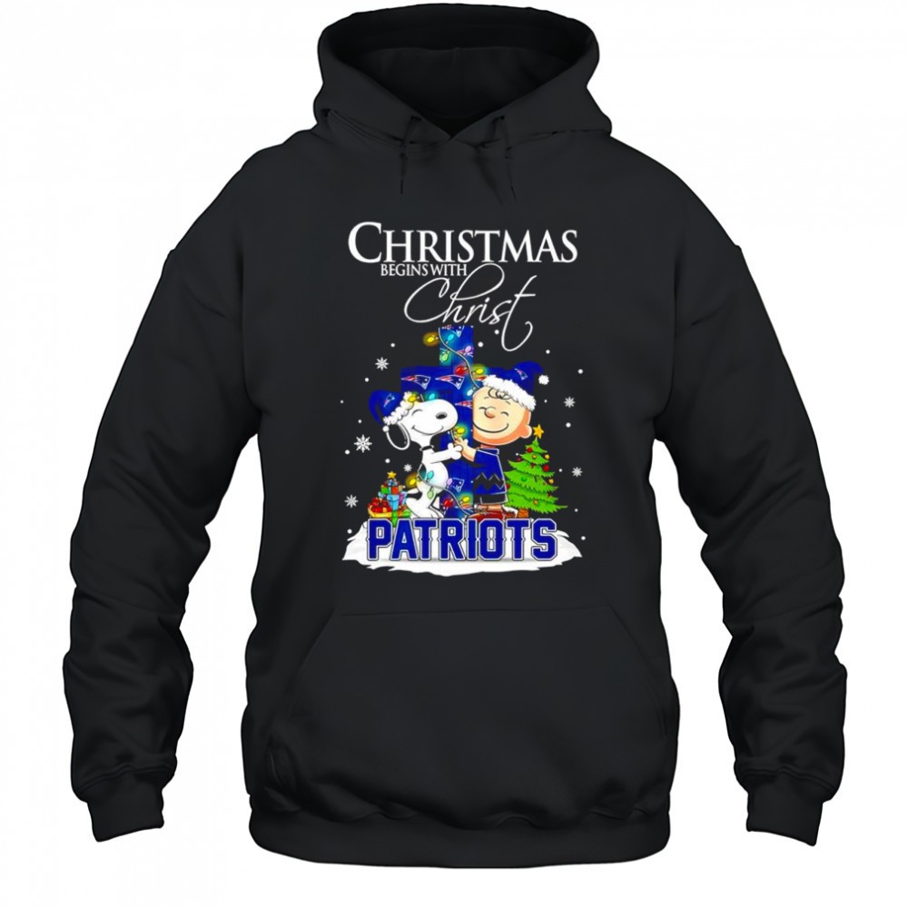 Christmas begins with Christ New England Patriots x Snoopy and Charlie Brown shirt