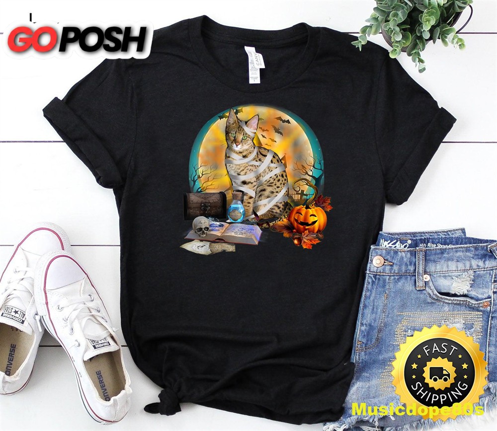 Happy Halloween Savannah Cat Halloween T-Shirt