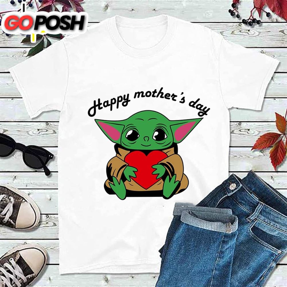 Happy Mothers Day Baby Yodaing I Love Mom Funny T-Shirt