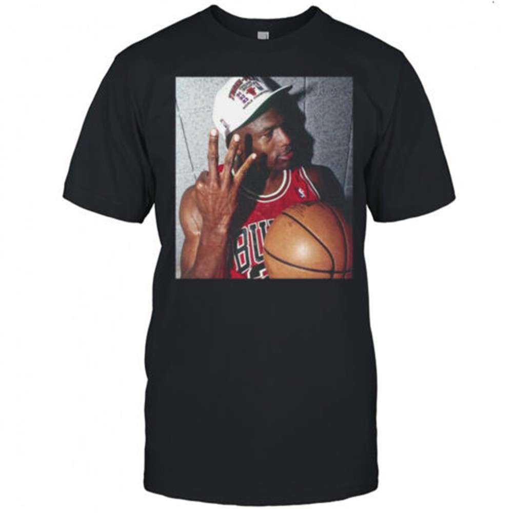 michael-jordan-vintage-90s-chicago-bulls-jordan-23-retro-classic-3-peat-champion-q4amxcwn Michael Jordan Vintage 90s chicago bulls Jordan 23 retro classic 3 peat championship shirt
