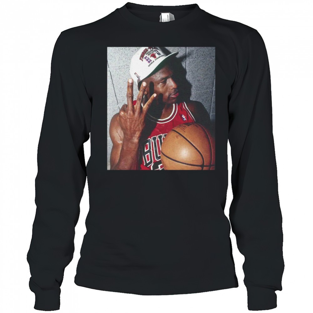 michael-jordan-vintage-90s-chicago-bulls-jordan-23-retro-classic-3-peat-champion-q4amxcwn Michael Jordan Vintage 90s chicago bulls Jordan 23 retro classic 3 peat championship shirt