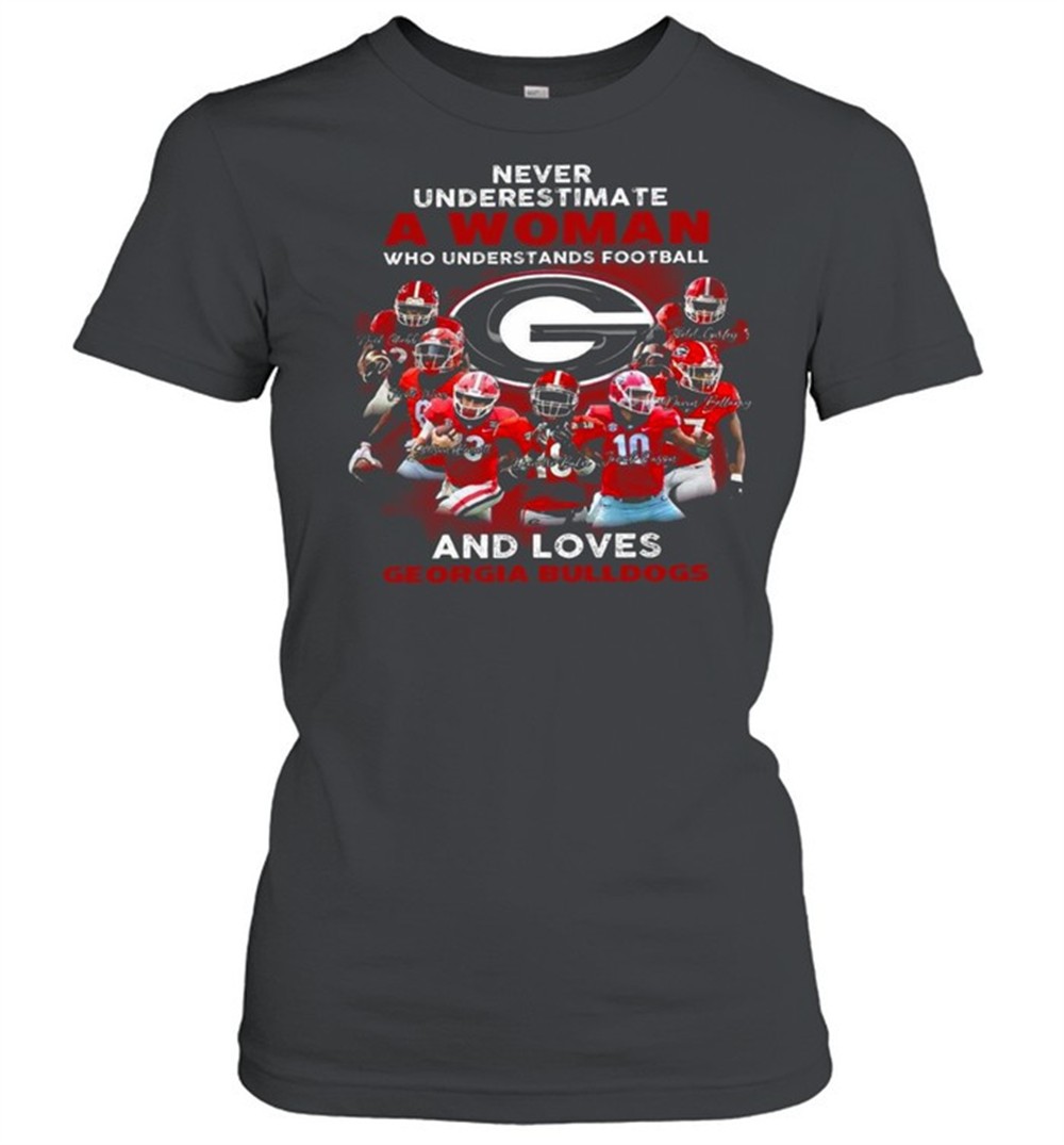 never-underestimate-a-woman-who-understands-football-and-loves-georgia-bulldogs-9boxmp8y Never underestimate a woman who understands football and loves georgia bulldogs shirt