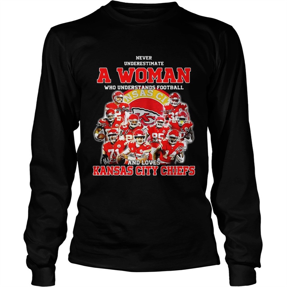never-underestimate-a-woman-who-understands-football-and-loves-kansas-city-chief-qvcqstk1 Never underestimate a woman who understands football and loves Kansas City Chiefs shirt