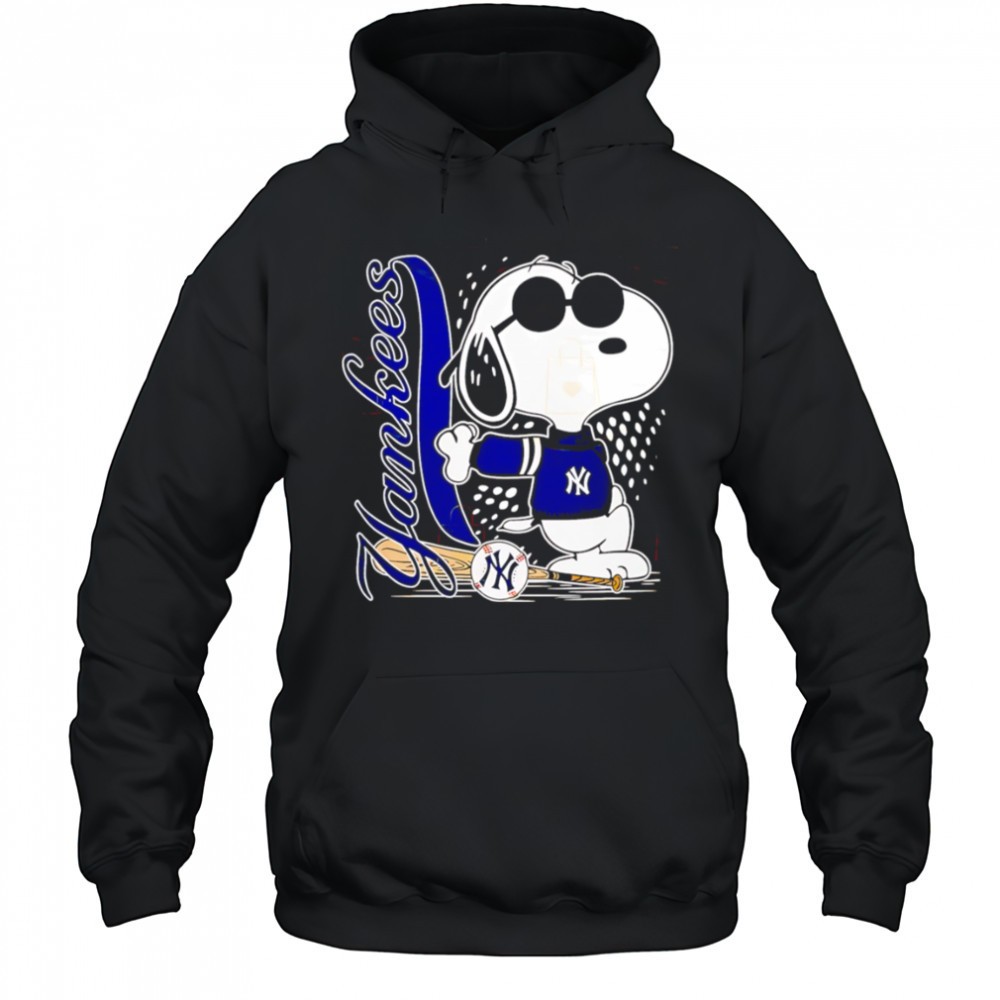 New York Yankees Snoopy pose shirt