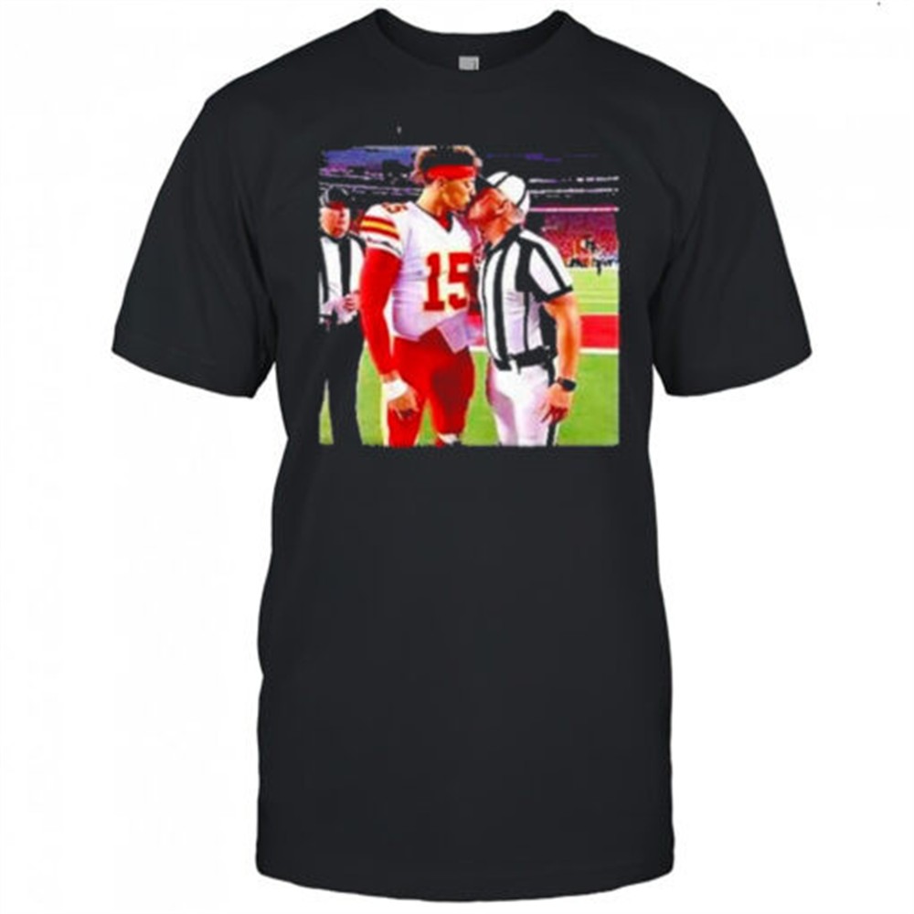 patrick-mahomes-kissing-nfl-referee-shirt-8tvdlht8 Patrick Mahomes Kissing Nfl Referee Shirt