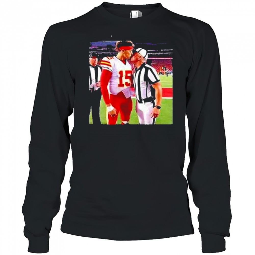 patrick-mahomes-kissing-nfl-referee-shirt-8tvdlht8 Patrick Mahomes Kissing Nfl Referee Shirt