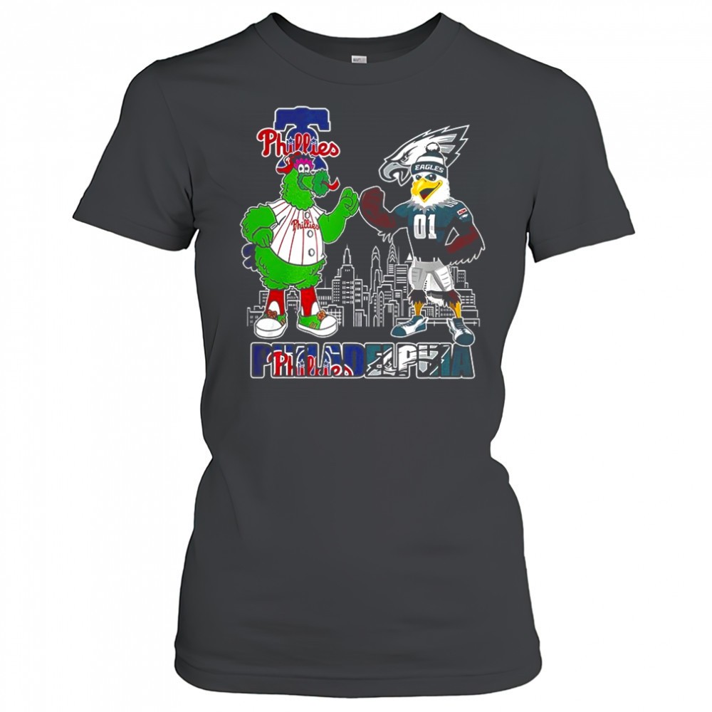 phillie-phanatic-philadelphia-phillies-touch-hands-swoop-philadelphia-eagles-mas-cjmvjc7r Phillie Phanatic Philadelphia Phillies touch hands Swoop Philadelphia Eagles mascot shirt