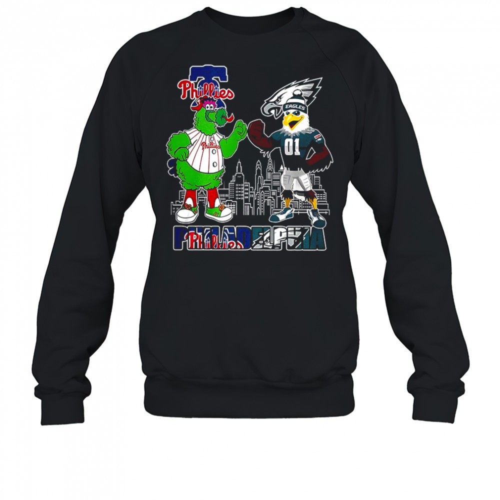phillie-phanatic-philadelphia-phillies-touch-hands-swoop-philadelphia-eagles-mas-cjmvjc7r Phillie Phanatic Philadelphia Phillies touch hands Swoop Philadelphia Eagles mascot shirt