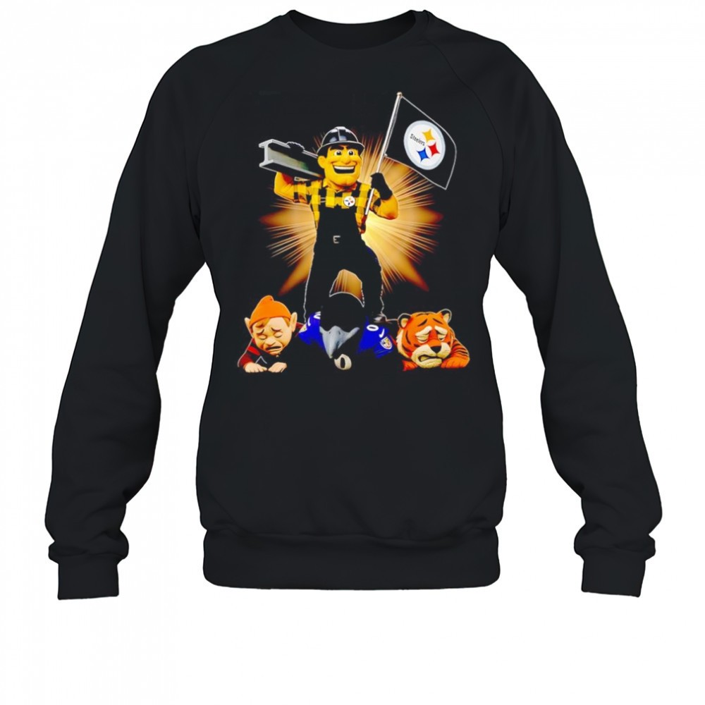 pittsburgh-steelers-mascot-standing-with-flag-shirt-877f7q3v Pittsburgh Steelers mascot standing with flag shirt