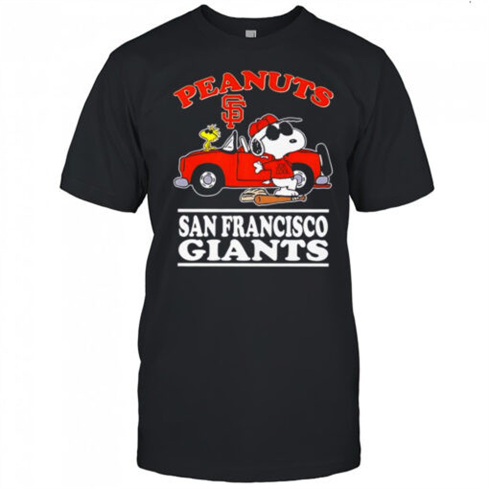 san-francisco-giants-and-peanuts-posing-next-to-the-car-t-shirt-hsxb9gp2 San Francisco Giants And Peanuts Posing Next To The Car T-Shirt