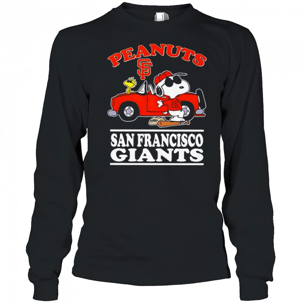 san-francisco-giants-and-peanuts-posing-next-to-the-car-t-shirt-hsxb9gp2 San Francisco Giants And Peanuts Posing Next To The Car T-Shirt