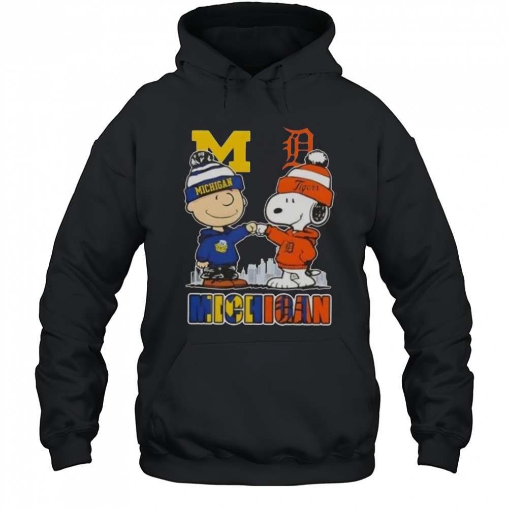 Snoopy And Charlie Brown Michigan Sports Wolverines X Detroit Tigers Skyline T-Shirt