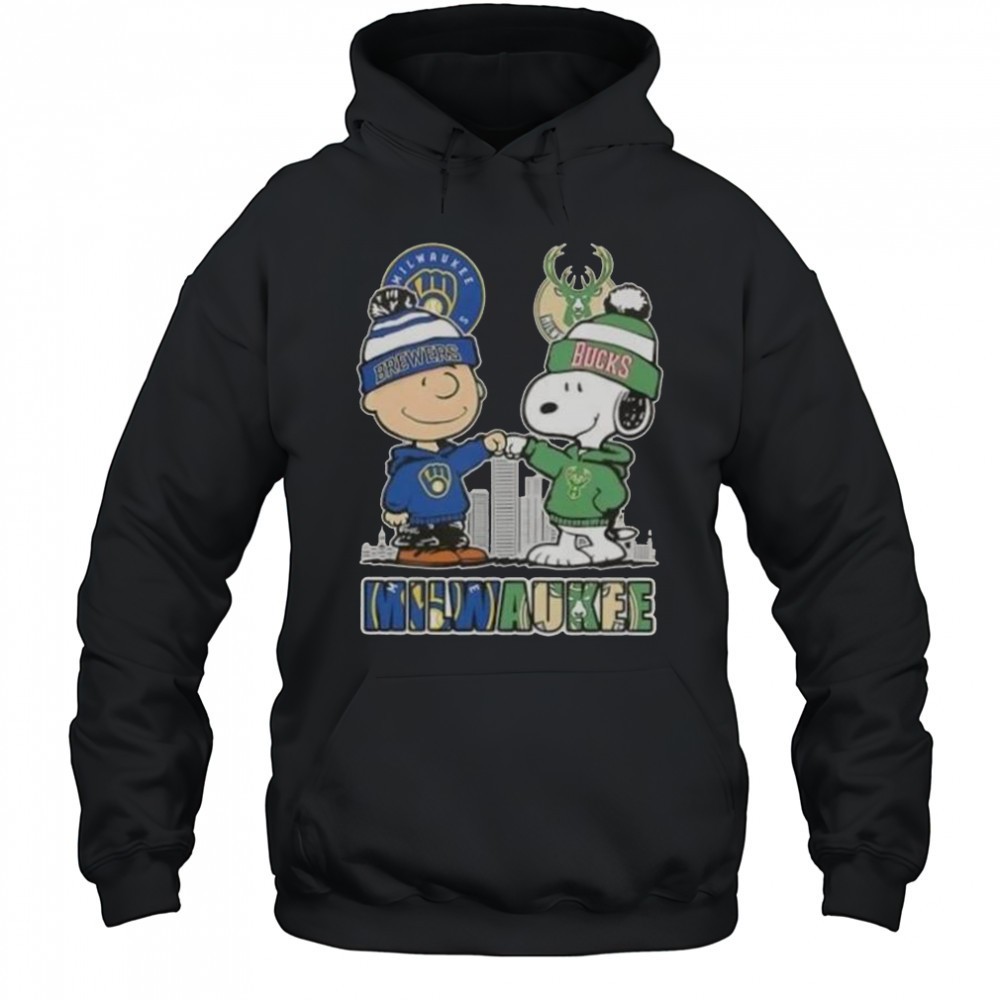 Snoopy And Charlie Brown Milwaukee City Sports Brewers X Bucks Skyline T-Shirt