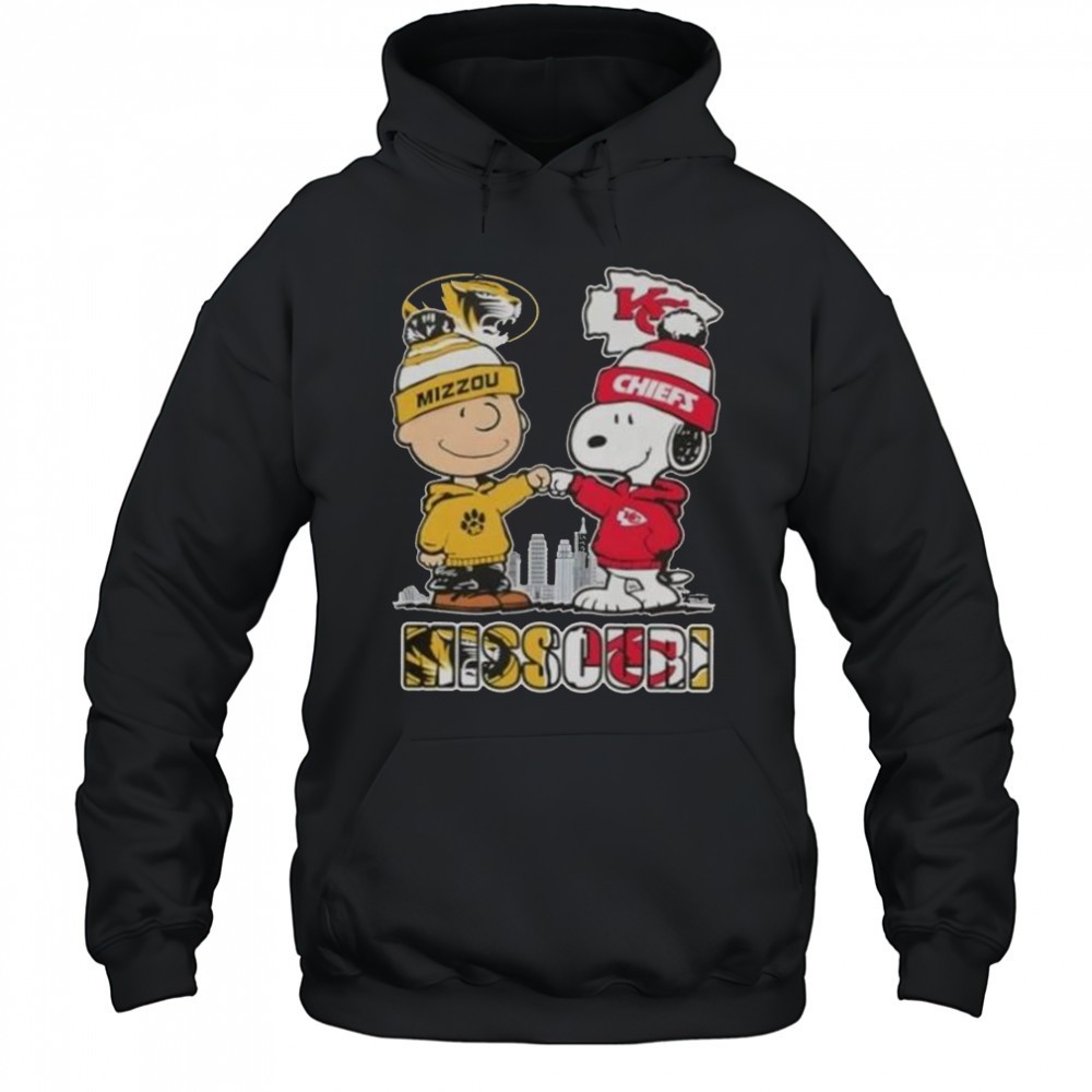 Snoopy And Charlie Brown Missouri Tigers X Kansas City Chiefs Skyline T-Shirt