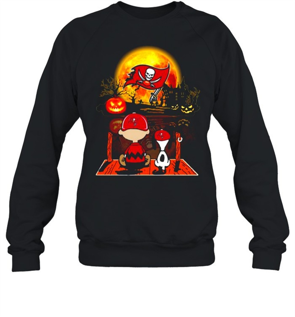 snoopy-and-charlie-brown-pumpkin-tampa-bay-buccaneers-halloween-moon-shirt-efsirepu Snoopy and Charlie Brown Pumpkin Tampa Bay Buccaneers Halloween Moon shirt