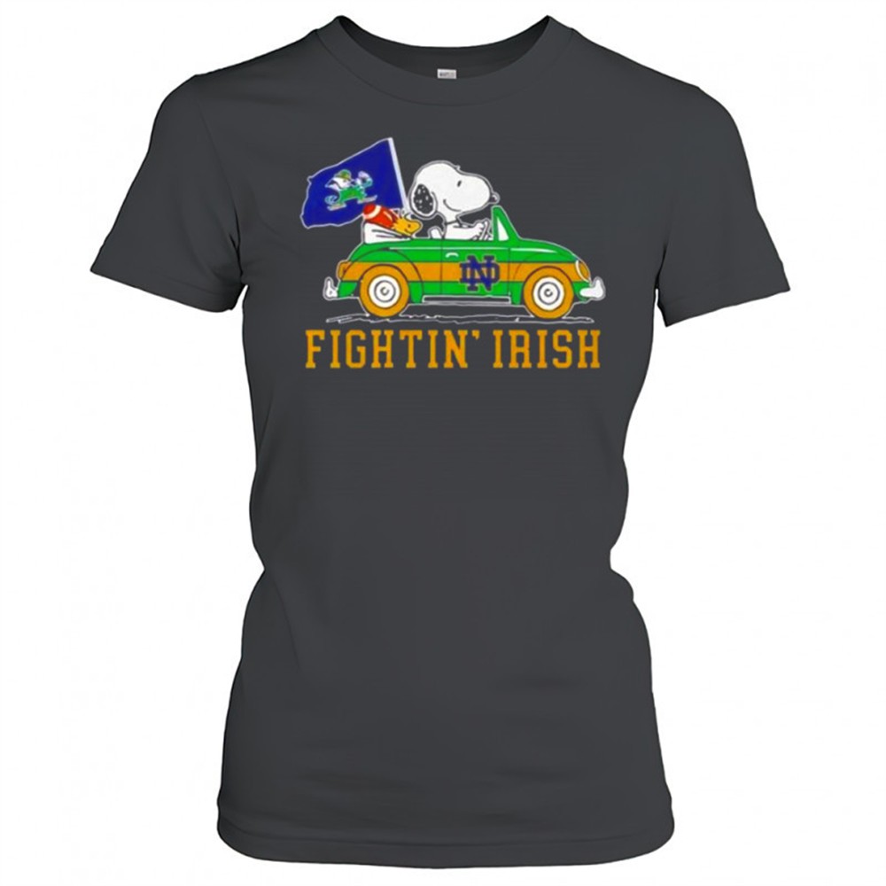 snoopy-and-woodstock-driving-car-notre-dame-fighting-irish-t-shirt-g5z6s6nk Snoopy And Woodstock Driving Car Notre Dame Fighting Irish T-Shirt
