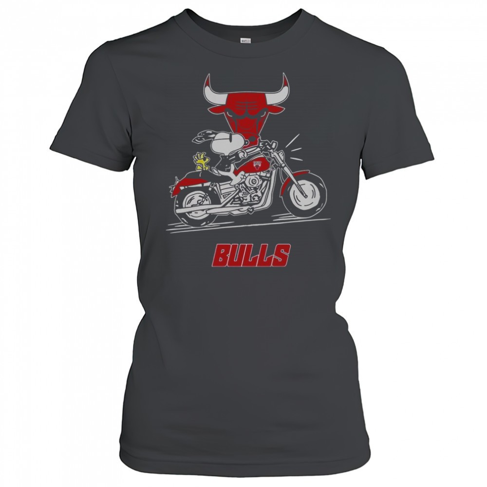 snoopy-and-woodstock-driving-motorbike-chicago-bulls-t-shirt-kkndki9y Snoopy And Woodstock Driving Motorbike Chicago Bulls T-Shirt