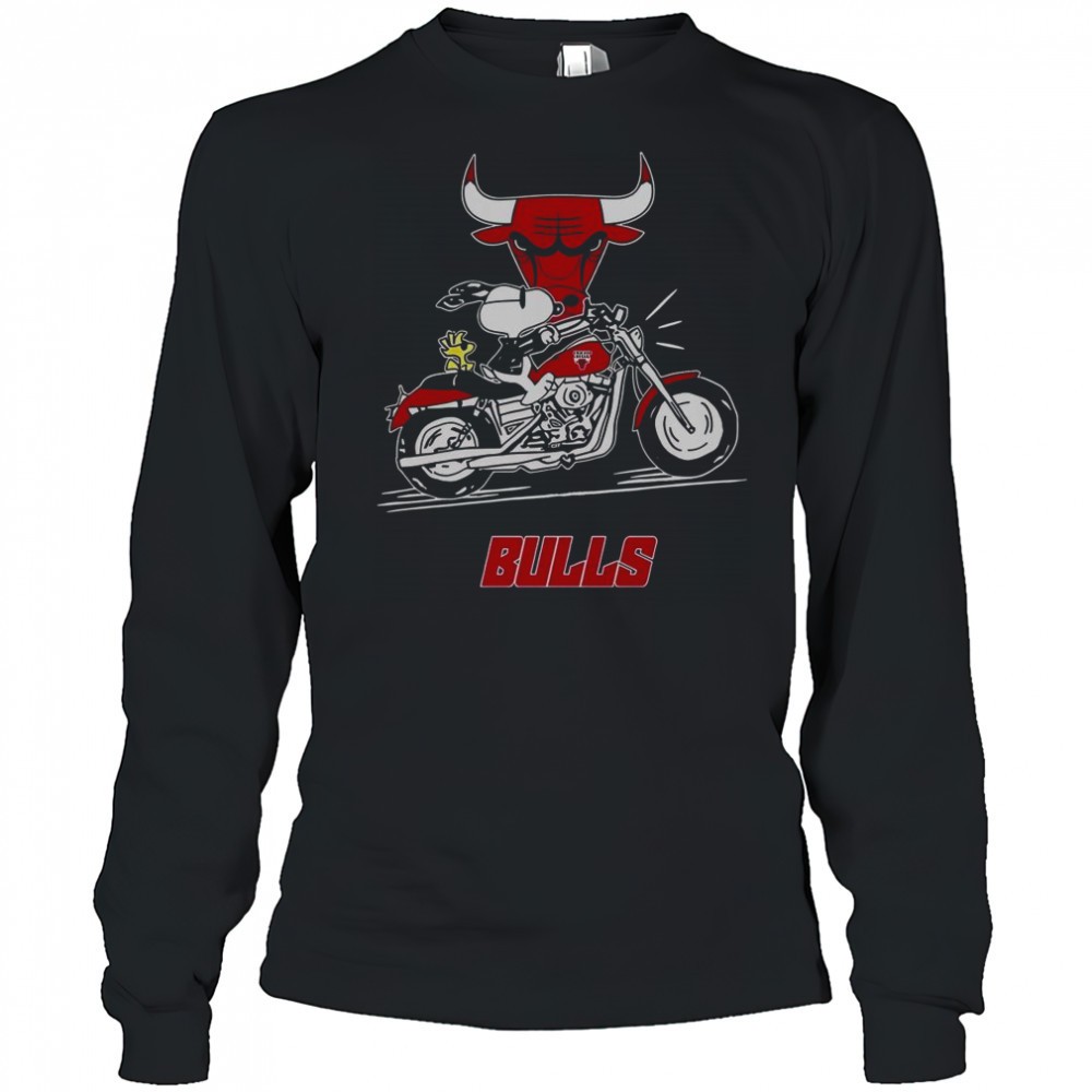 snoopy-and-woodstock-driving-motorbike-chicago-bulls-t-shirt-kkndki9y Snoopy And Woodstock Driving Motorbike Chicago Bulls T-Shirt