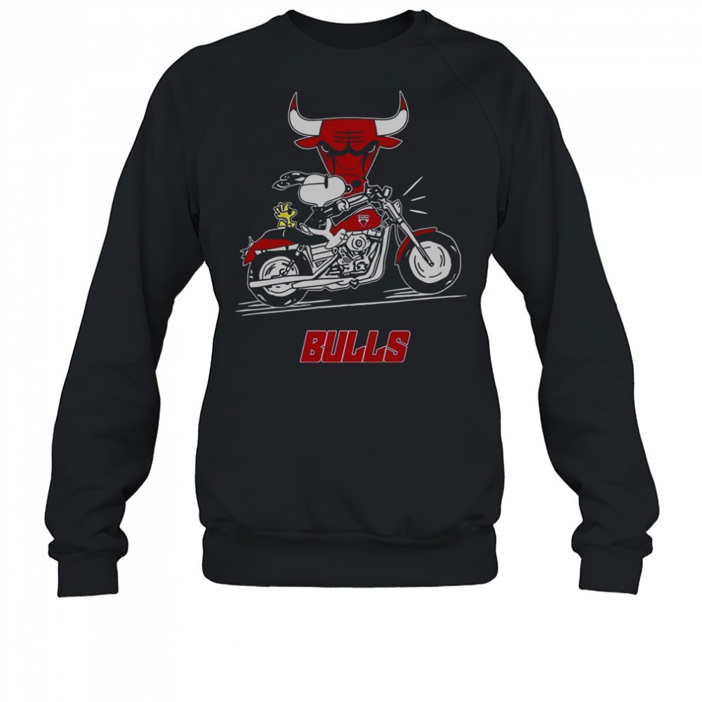 snoopy-and-woodstock-driving-motorbike-chicago-bulls-t-shirt-kkndki9y Snoopy And Woodstock Driving Motorbike Chicago Bulls T-Shirt