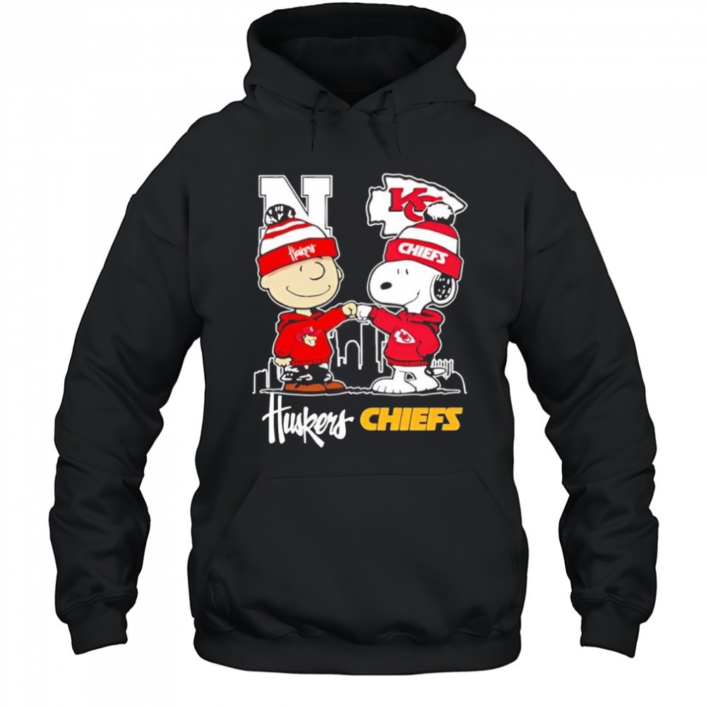 Snoopy & Charlie Brown fist bump Nebraska Huskers x Kansas City Chiefs shirt