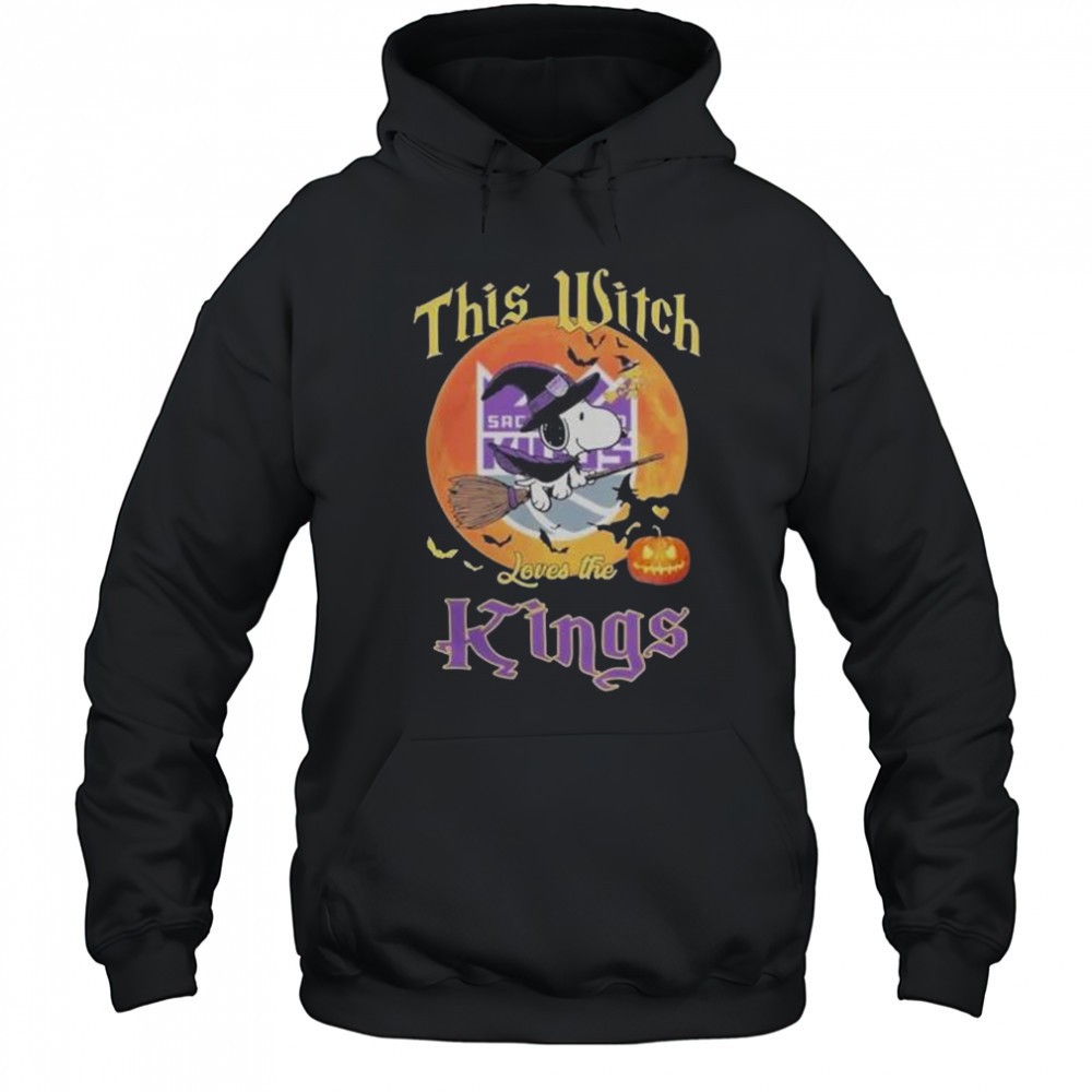 This Witch Loves The Sacramento Kings Snoopy Halloween T-Shirt
