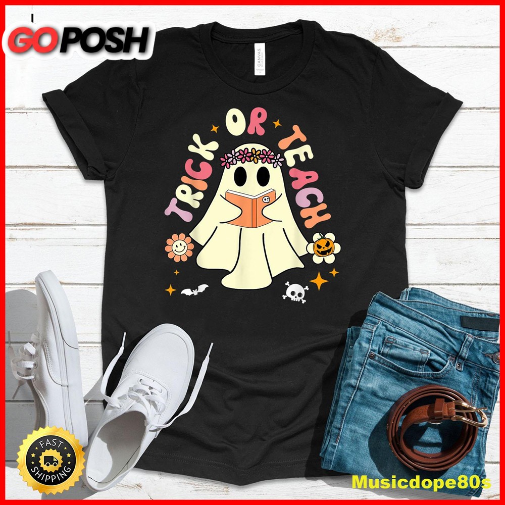 Trick or Teach Teacher Retro Vintage Groovy Ghost Halloween T-Shirt