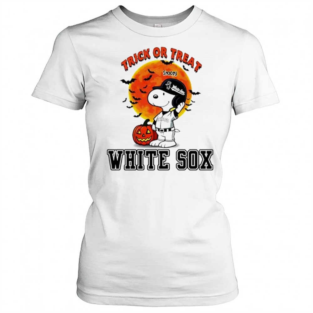 trick-or-treat-chicago-white-sox-snoopy-halloween-shirt-xwompmvp Trick or Treat Chicago White Sox Snoopy Halloween shirt