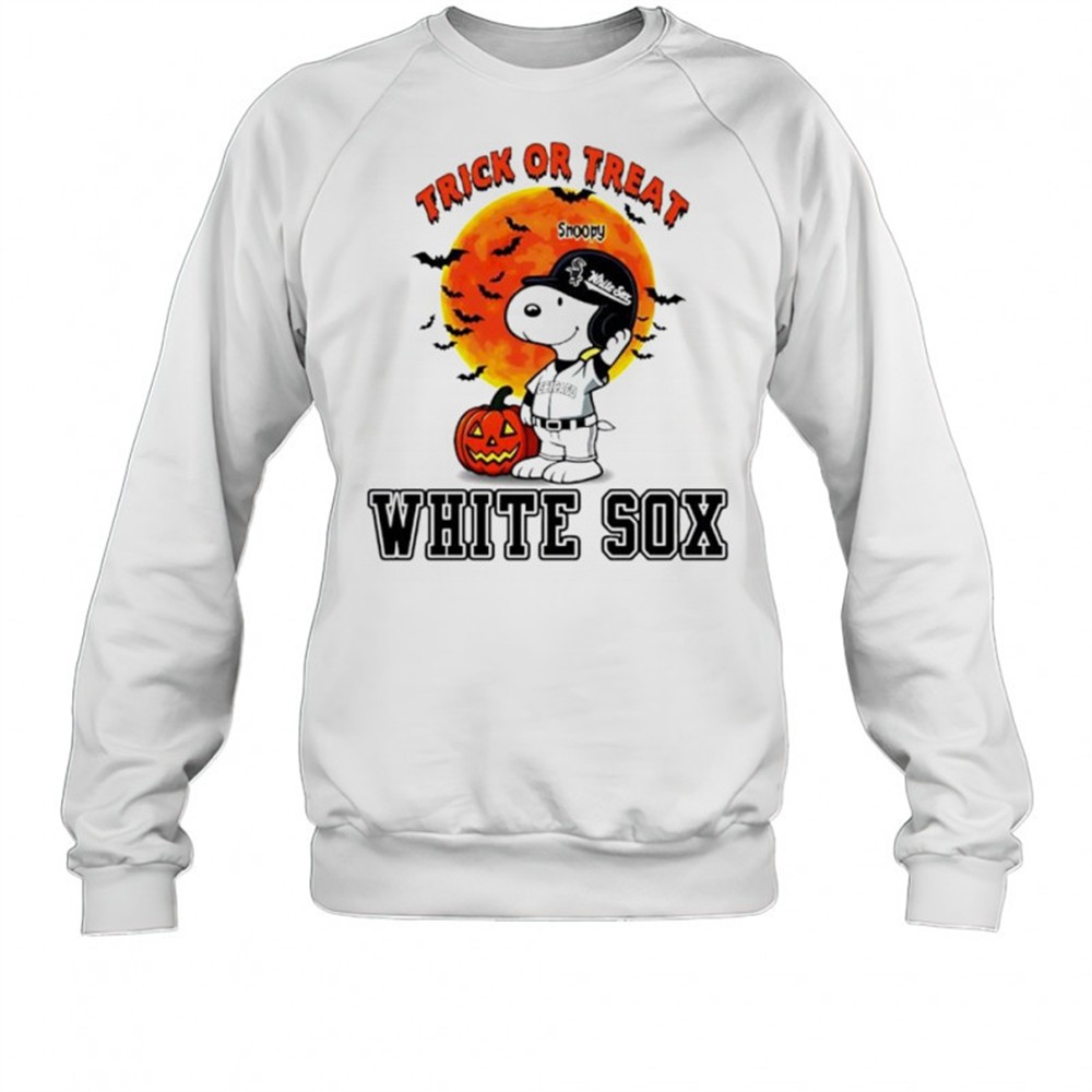 trick-or-treat-chicago-white-sox-snoopy-halloween-shirt-xwompmvp Trick or Treat Chicago White Sox Snoopy Halloween shirt