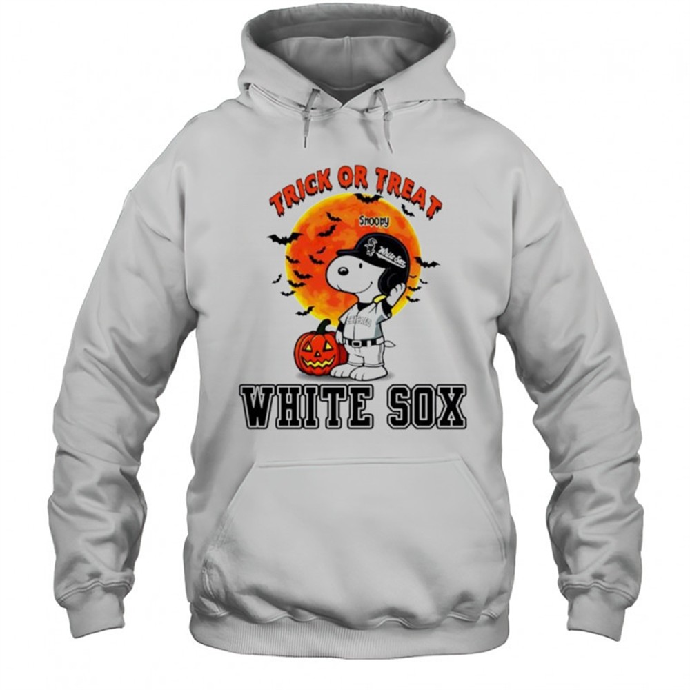 Trick or Treat Chicago White Sox Snoopy Halloween shirt