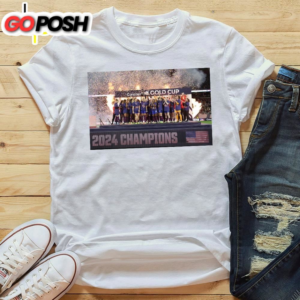 USA 2025 Concacaf W Gold Cup Champions USWNT Players Lifting Gold Cup Unisex T-shirt